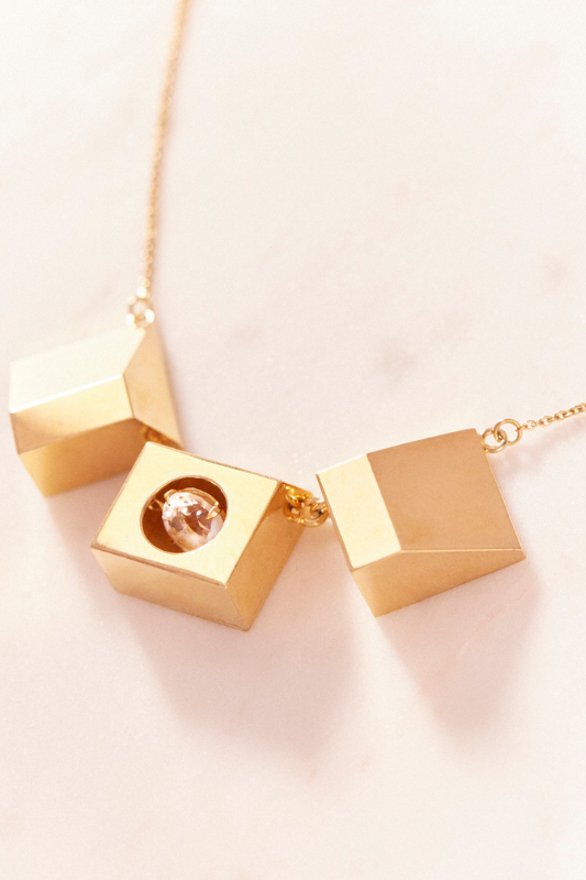 Ruifier Icon Motion Topaz Necklace