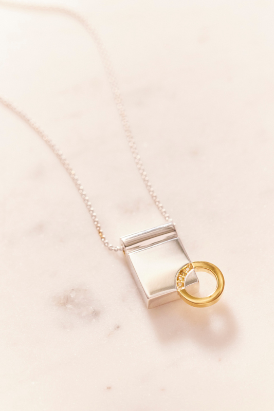 Ruifier 0.063ct Yellow Diamonds Infinity Necklace