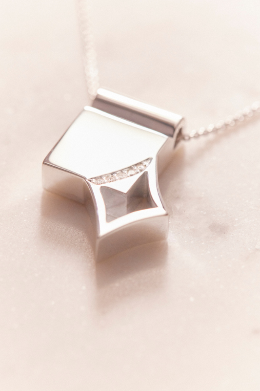 Ruifier Diamond Necklace – White Diamonds