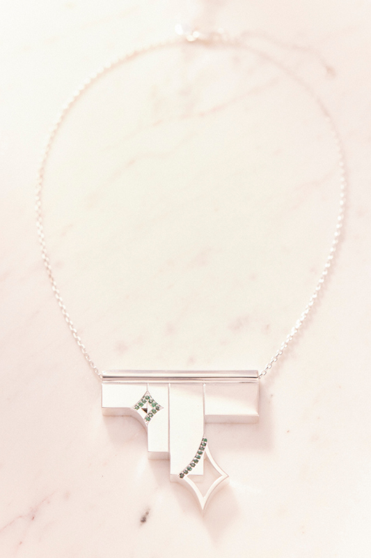 Ruifier Kinetic Green Necklace